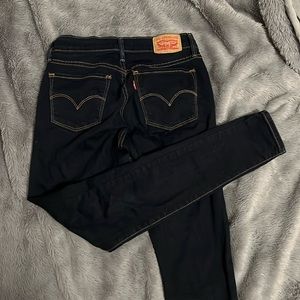 Levi dark blue wash super skinny jean. Size 25. Low rise.